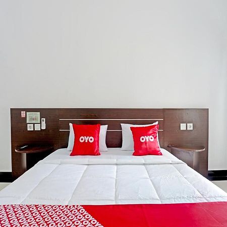 Oyo 90859 Cahaya Guest House Pesanggaran Kültér fotó