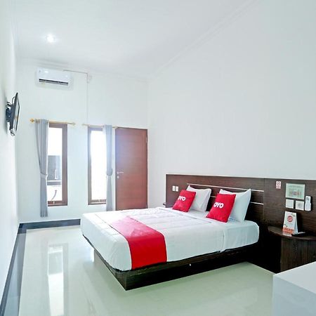 Oyo 90859 Cahaya Guest House Pesanggaran Kültér fotó