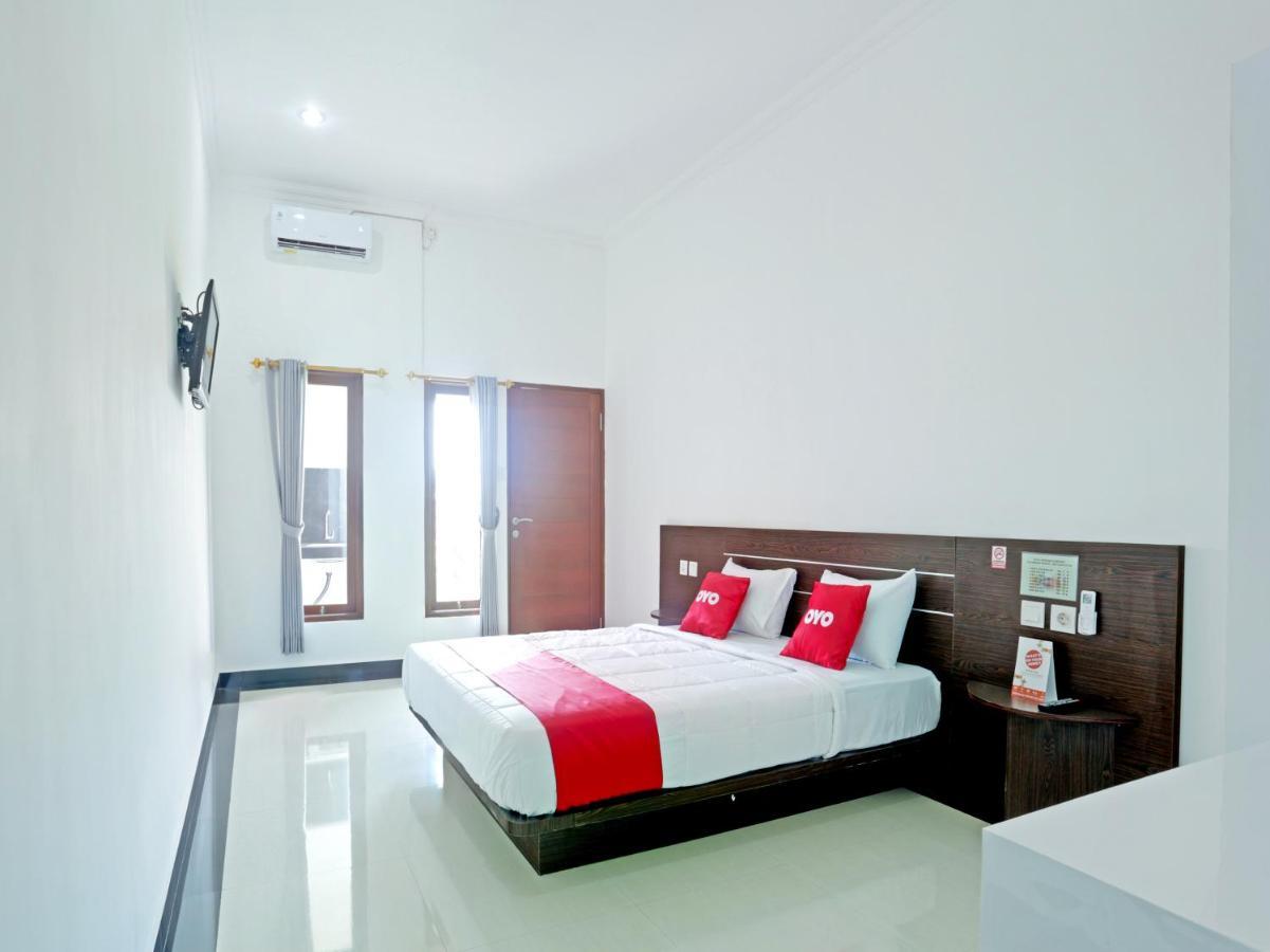 Oyo 90859 Cahaya Guest House Pesanggaran Kültér fotó