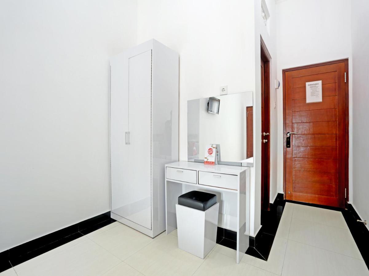 Oyo 90859 Cahaya Guest House Pesanggaran Kültér fotó